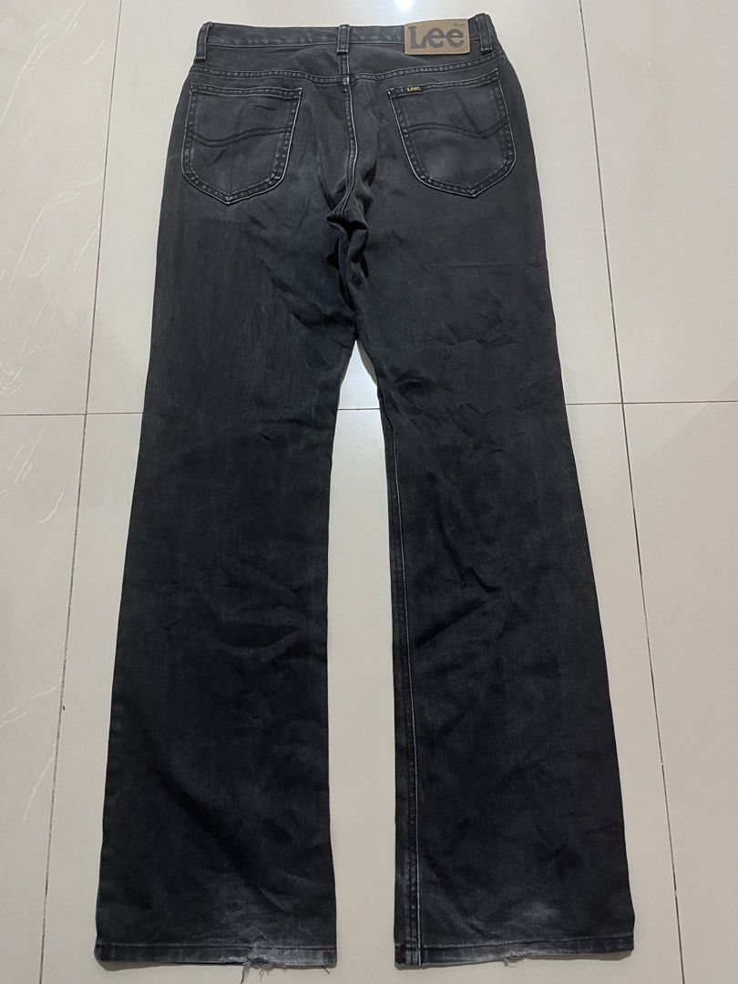 (SOLD) VINTAGE LEE SANFORIZED BLACK WASHED BOOTCUT JEANS (Category: Jeans) located in Cagayan de Oro. Submitted by middlesosa (Listing ID 1451279746, Image 2). Description: VINTAGE LEE SANFORIZED BLACK WASHED BOOTCUT JEANS SIZE 29 FITTINGS WAIST - 14.5 inches LENGTH - 43 inches INSEAM - 31 inches LEG OPENING - 9 inches THIGH - 11 inches RISE - 11 inches MADE IN JAPAN 3500 pesos.