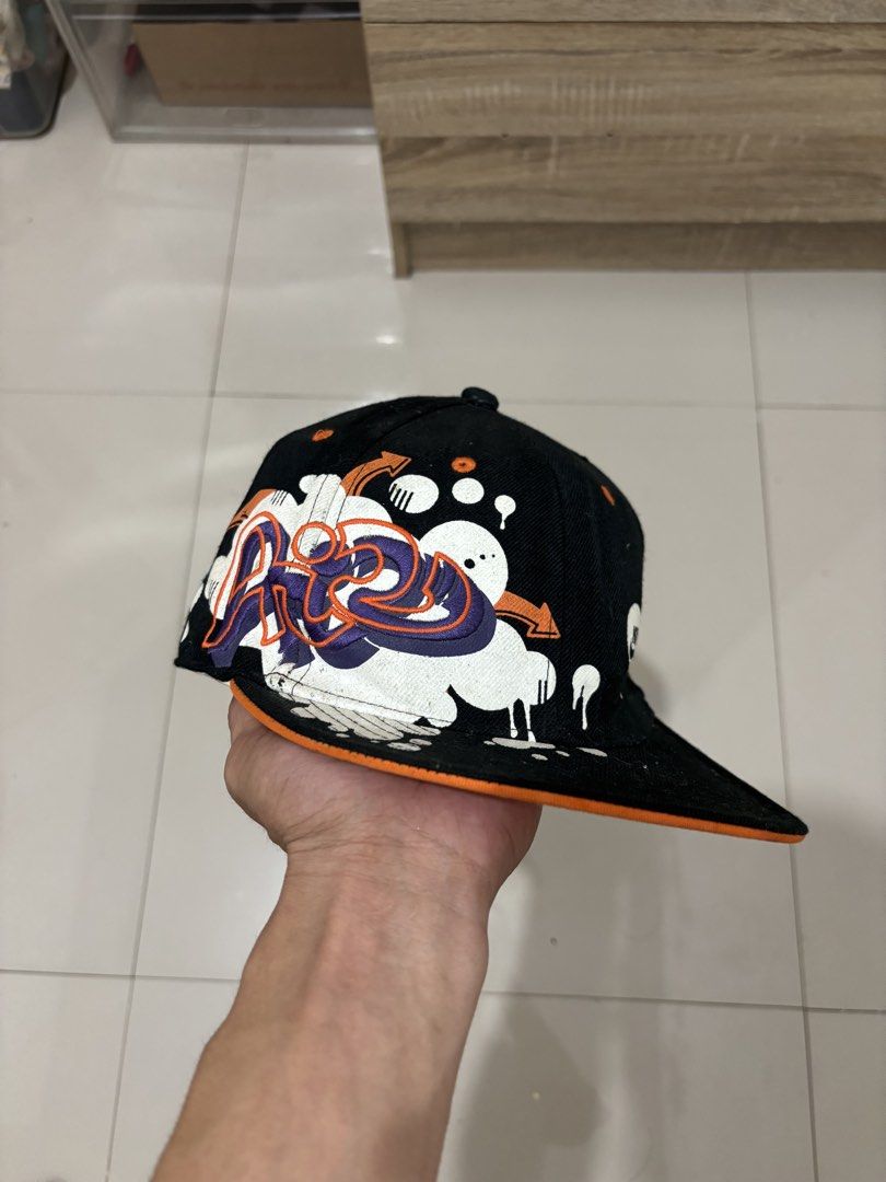 Vintage Nike Fitted Cap (Category: Caps & Hats) located in Manila. Submitted by austinace04 (Listing ID 1451168685, Image 1). Description: EXCELLENT CONDITION NEED LANG PA RESHAPED KONTI LINIS LANG DIN POGI NA ULIT.