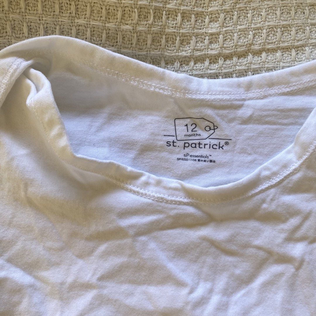 WHITE BABY ONESIE (Category: Babies & Kids Fashion) located in Paranaque City. Submitted by seashells13 (Listing ID 1451133469, Image 2). Description: DETAILS : BRAND: St. Patrick's CONDITION : BRAND NEW ( never been used ) SIZE: 12 months MATERIAL: Cotton ( baby won't feel hot ) COLOR: White COURIERS: GogoXpress, J&T and LALAMOVE MODE OF PAYMENT: GCASH or BANK TRANSFER ONLY. LOCATION 📍 : PARAÑAQUE CITY.