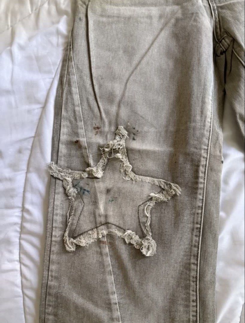 Y2K Distressed Gray Star Patch Paint Splatters (Category: Jeans) located in Santa Rosa. Submitted by bgcoded (Listing ID 1451149553, Image 2). Description: distressed, super nice condition waist, 30in length, 43in.