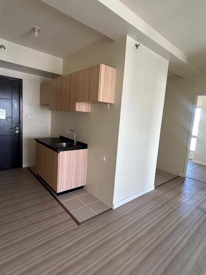 2 Bedroom Bare + Parking inside ARCA South (Category: Apartments & Condos) located in Manila. Submitted by Alissa04 (Listing ID 1451341313, Image 3). Description: FOR RENT - NEW 2 BR w/Blcny + Parking Code : RARCA15 2 BEDROOM with Balcony 55sqm with Balcony +parking near elev Avida Towers Vireo 16th Floor Owner will provide AC and Rangehood Location : Arca South , Taguig City Never Used Never Tenanted 30k per month 2month Advance 2 months securit