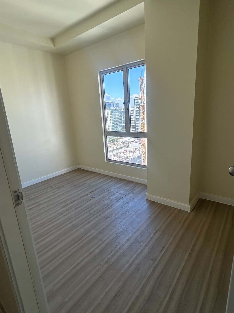 2 Bedroom Bare + Parking inside ARCA South (Category: Apartments & Condos) located in Manila. Submitted by Alissa04 (Listing ID 1451341313, Image 1). Description: FOR RENT - NEW 2 BR w/Blcny + Parking Code : RARCA15 2 BEDROOM with Balcony 55sqm with Balcony +parking near elev Avida Towers Vireo 16th Floor Owner will provide AC and Rangehood Location : Arca South , Taguig City Never Used Never Tenanted 30k per month 2month Advance 2 months securit