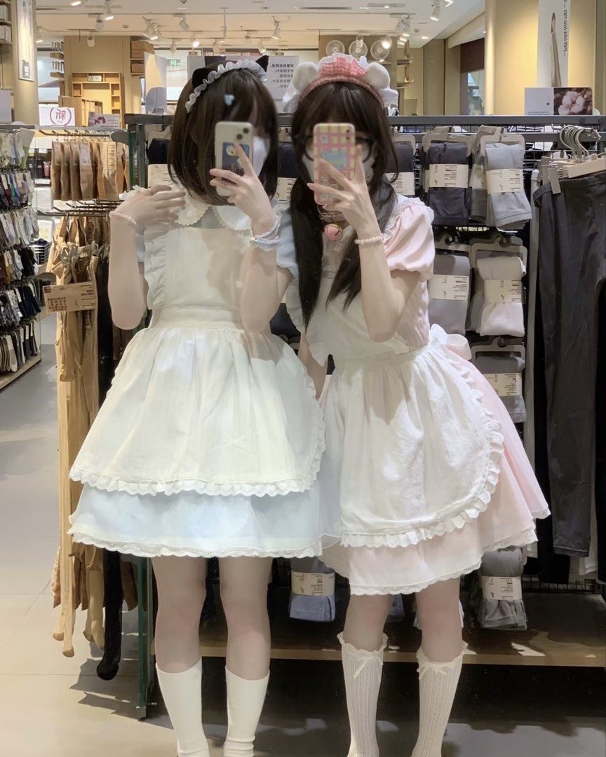 日系 國牌水色女僕連身裙 Lolita 水色界隈 女僕裝 cosplay 地雷系 量產型 （分類：連身裙）位於 Hong Kong。 由 shxxto 提交（商品編號 1451450393，圖片 3）。簡介： 穿1洗1 裙可以單穿 可參考圖4 可調景嶺站交收/sf到付。