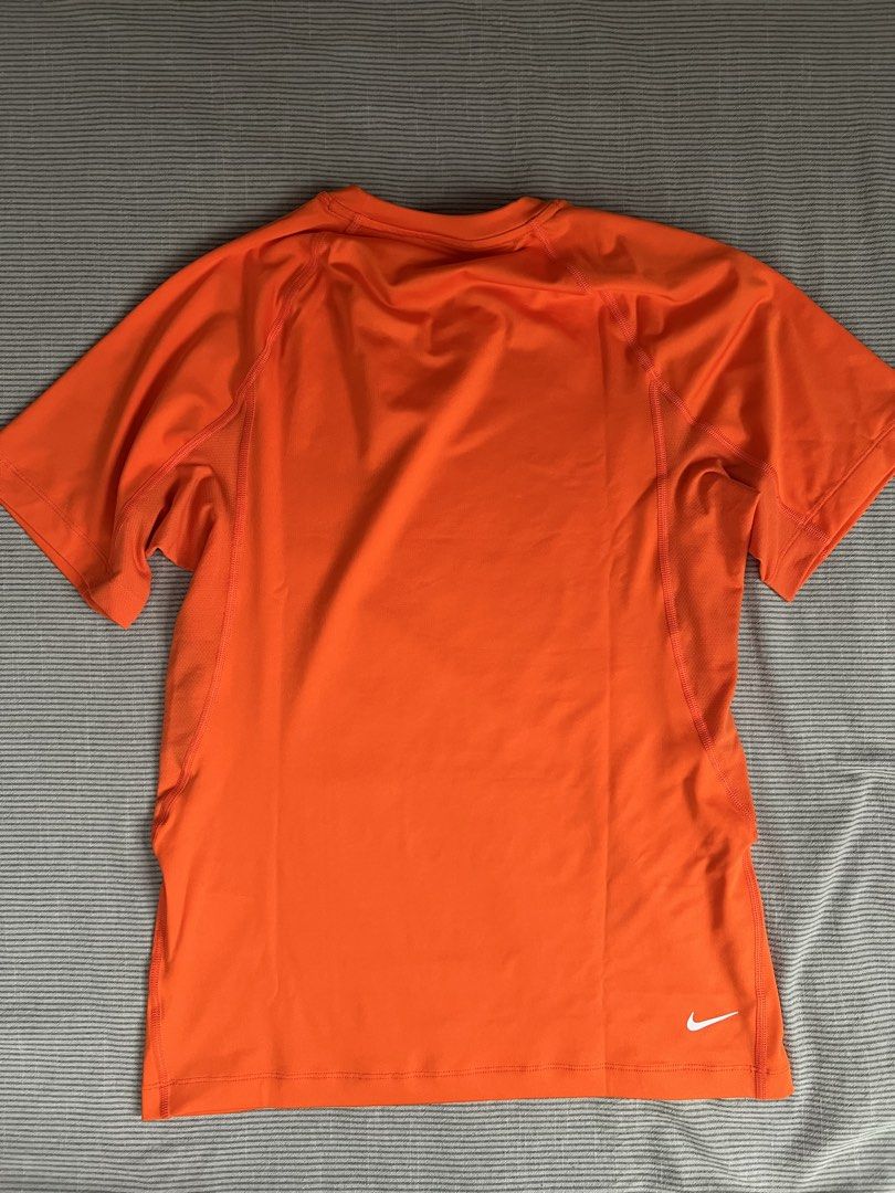 ACG Nike Dri-fit Compression Short Sleeve Shirt (Category: Activewear) located in Muntinlupa City. Submitted by coolthrifto (Listing ID 1451393881, Image 3). Description: Size: small Length: 25.5 Width: 19-20 stretchable pa since dri-fit Issue: none Brand new with tag authentic Can authenticate with tag Complete everything.