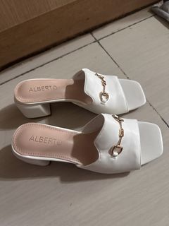 (Category: ) located in . Submitted by lovelyclothingg (Listing ID 1451351262, Image 1). Description: .