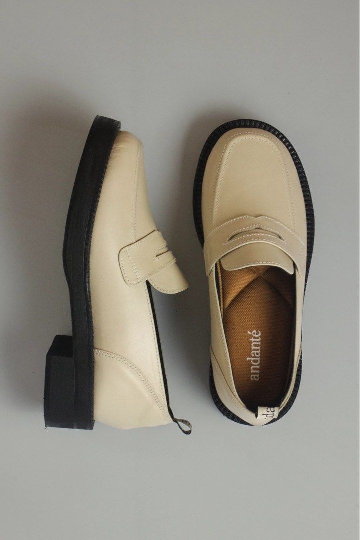 Andante loafers (Category: Loafers) located in Cavite. Submitted by wearables_c (Listing ID 1451328494, Image 1). Description: Andante Loafers in Beige Size 7 Like new, 3x lang nagamit With box rfs: hindi na nagagamit .