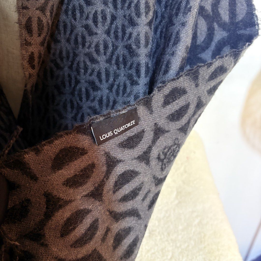 Authentic Louis Quatorze Long Big Winter Scarf (Category: Scarves) located in Binangonan. Submitted by makoleksyon (Listing ID 1451384001, Image 3). Description: Excellent condition Like new No flaws Bought in Japan 💯% Authentic Money back guarantee .
