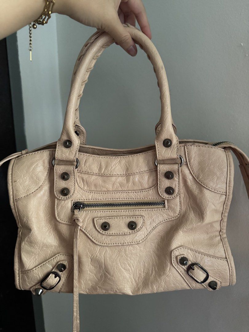balenciaga city bag (Category: Tote Bags) located in Seremban. Submitted by gesheshy (Listing ID 1451424239, Image 1). Description: .