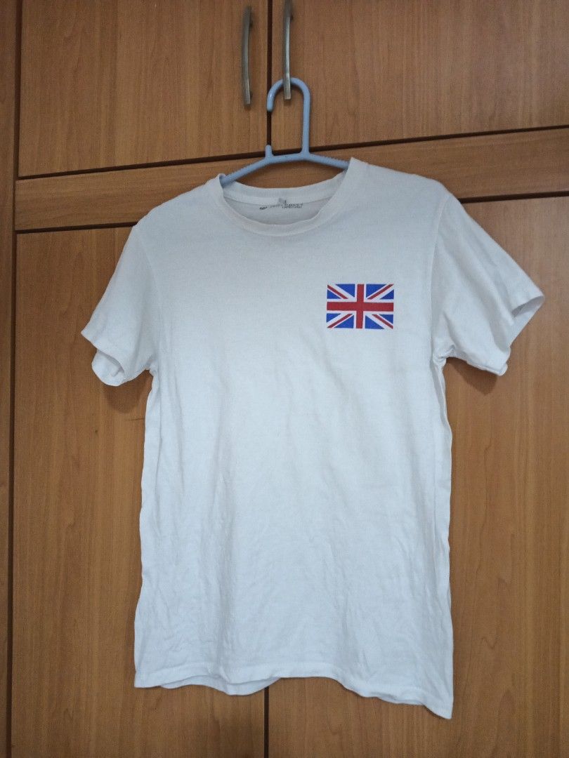 Basic tshirt (Category: Shirts) located in Singapore. Submitted by jjey21 (Listing ID 1451390992, Image 1). Description: .
