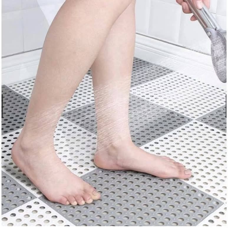 Bathroom mat non slip 4pcs (Category: Carpets, Mats & Flooring) located in Manila. Submitted by lyfrancois14 (Listing ID 1451397331, Image 3). Description: .