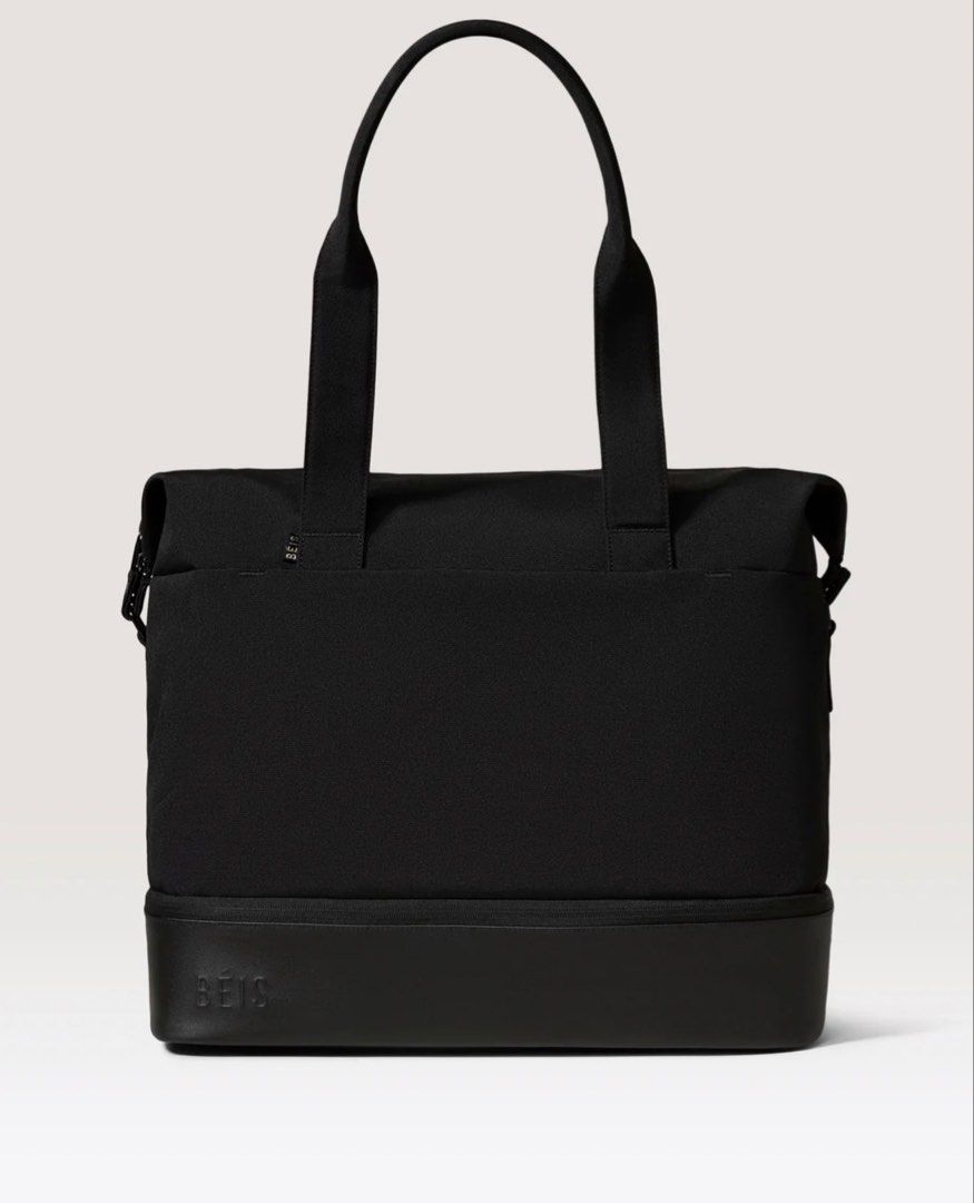 BEIS: The Weekender in Black (Category: Bags & Wallets) located in Brampton. Submitted by jaysweet (Listing ID 1451513868, Image 1). Description: The Weekender that became a travel staple. Packs smarter. Carries lighter. Built to go farther. A soft, wide-open design gives you easy access to everything inside, while the versatile bottom compartment keeps shoes, toiletries, and travel essentials organized—or rolls back to create one spacious main c