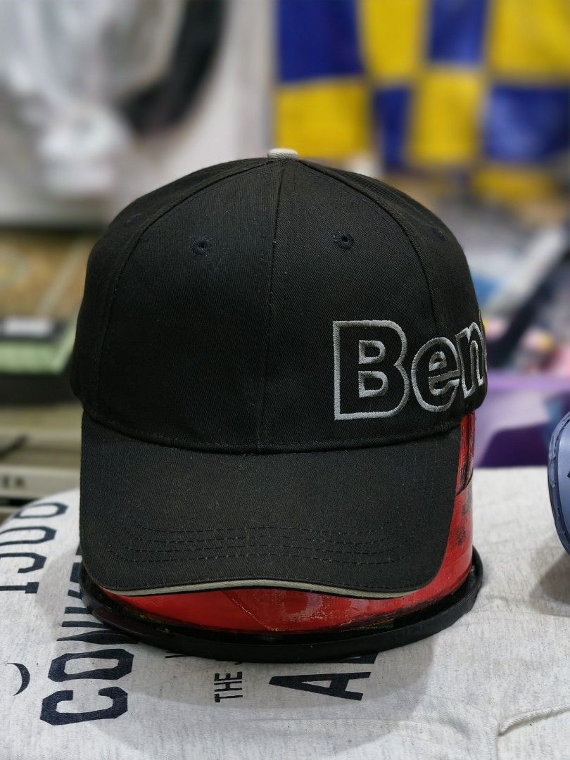Black Bench Cap (Category: Cap & Hats) located in Karak. Submitted by sempadan_b (Listing ID 1451325921, Image 1). Description: condition 8.5/10 ada Kotor sikit belakang tgk gmabr Postage SM RM7/ SBH SRWK RM12 SHJ. item Bundle item Guni. berminat boleh Terus pm👇 Untuk Pertanyaan atau Urusan Jual Beli..