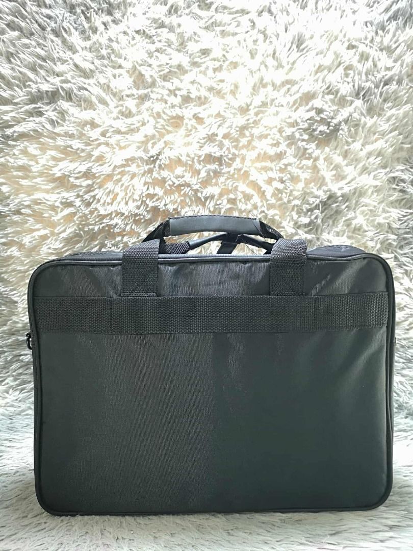 Black Durable Laptop Bag (Category: Laptop Bags & Sleeves) located in Santa Cruz. Submitted by jmy_surplus.2 (Listing ID 1451401538, Image 2). Description: Size ; L - 12 W - 16 Color ; Black Type ; Laptop Bag Brand ; No brand Material ; Nylon Style ; Black Zipper Closure Laptop Bag LR 166 JMY 1 Batch #212.