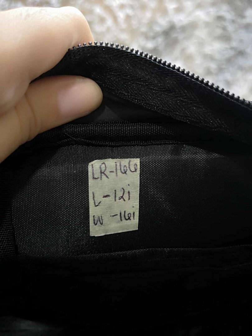 Black Durable Laptop Bag (Category: Laptop Bags & Sleeves) located in Santa Cruz. Submitted by jmy_surplus.2 (Listing ID 1451401538, Image 3). Description: Size ; L - 12 W - 16 Color ; Black Type ; Laptop Bag Brand ; No brand Material ; Nylon Style ; Black Zipper Closure Laptop Bag LR 166 JMY 1 Batch #212.