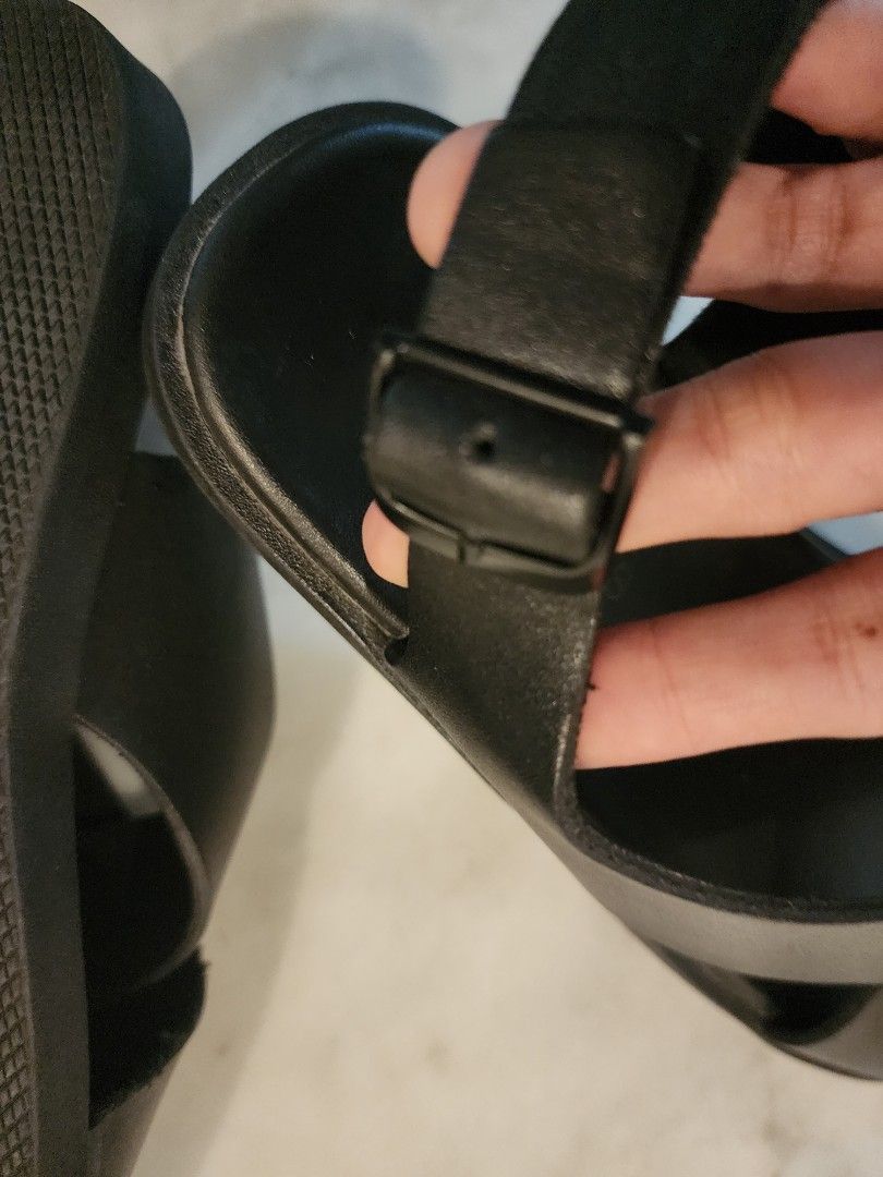 Black leather buckle strap sandals shoes (Category: Sandals) located in Quezon City. Submitted by bbbts1268 (Listing ID 1451420326, Image 3). Description: Lemans from Vietnam genuine leather worn once rfs : nice but big for my size 37 feet perfect for wide feet, for beach, and rainy season last price not H&M Zara Mango Uniqlo Gu.