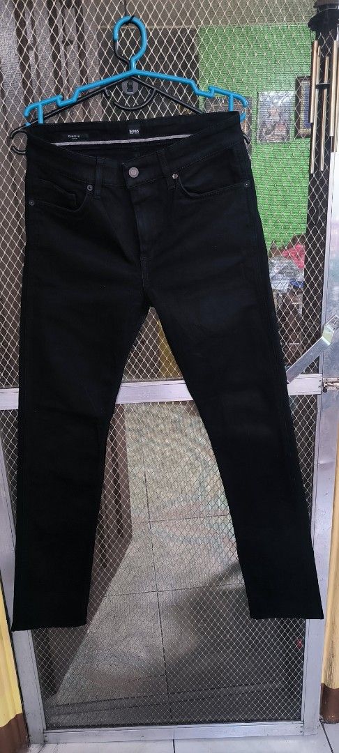 BOSS Hugo Boss Black Denim Jeans (Category: Jeans) located in Manila. Submitted by itsmelawrence (Listing ID 1451414995, Image 1). Description: Hugo boss Candiani as new need wash Size 30-31 Length 40 Hem 6 Stretch 1200.