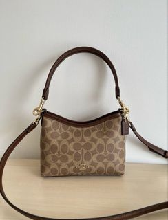 (Category: ) located in . Submitted by conan_fashion (Listing ID 1451398558, Image 1). Description: .