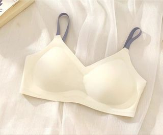 (Category: ) located in . Submitted by instocksnia (Listing ID 1451374349, Image 1). Description: .