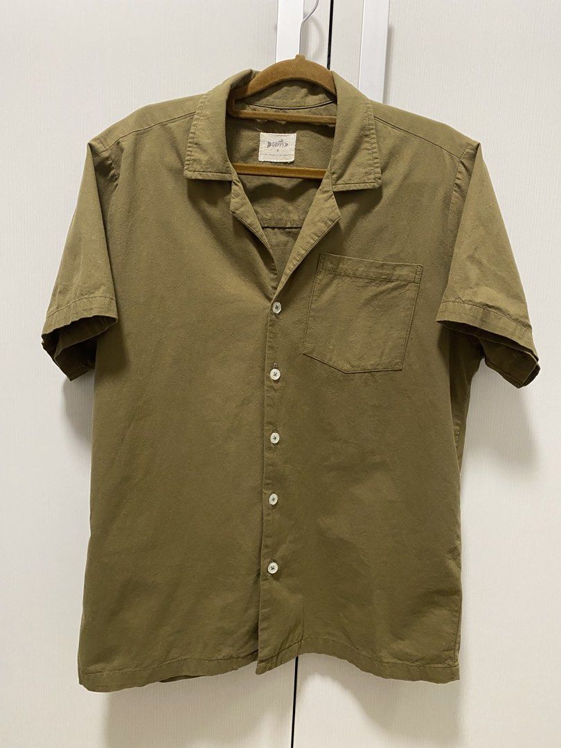 Short Sleeve Camp Shirt (Category: Tshirts & Polo Shirts ) located in Paranaque City. Submitted by thriftingclouds (Listing ID 1451509156, Image 1). Description: Brand: Guppy Color: Brown Green Size: Medium.