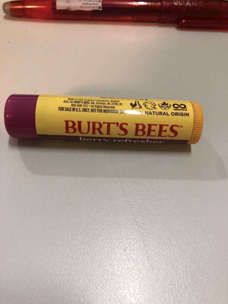 BURT’S BEE (Category: Face Care) located in Makati City. Submitted by pinkbeestuff (Listing ID 1451333903, Image 1). Description: sealed Mop Gcash Courier J&T.