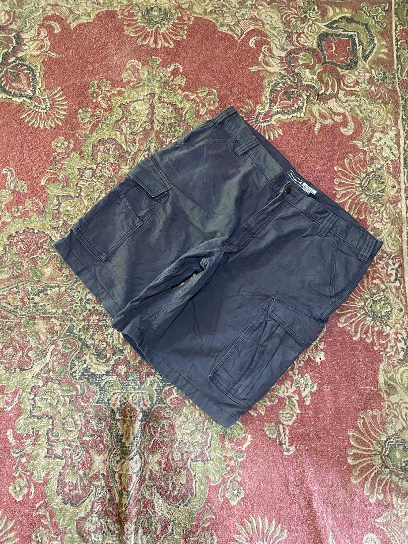 CARHARTT CARGO SHORT RELAX FIT (Category: Jeans) located in Dipolog. Submitted by 2hccollective (Listing ID 1451331039, Image 2). Description: GOOD CONDITION NO ISSUE 9/10 COLORATE ACTUAL DIMES : W40 LENGHT 22 OPENING 12.