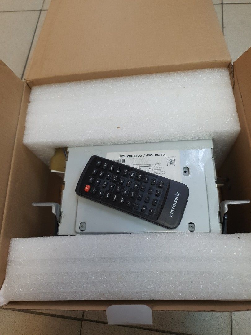 Carrozzeria AVC-RZ008 MP5 DVD RDS AV Receiver (Category: Soundbars, Speakers & Amplifiers) located in Johor Bahru. Submitted by astratech (Listing ID 1451377187, Image 2). Description: - Carrozzeria AVC-RZ008 AV Receiver - Plays MP5 and DVD formats - Features RDS (Radio Data System) - Includes original remote control - Comes with original packaging - MirrorLink compatible - Perfect for enhancing your car's audio system.
