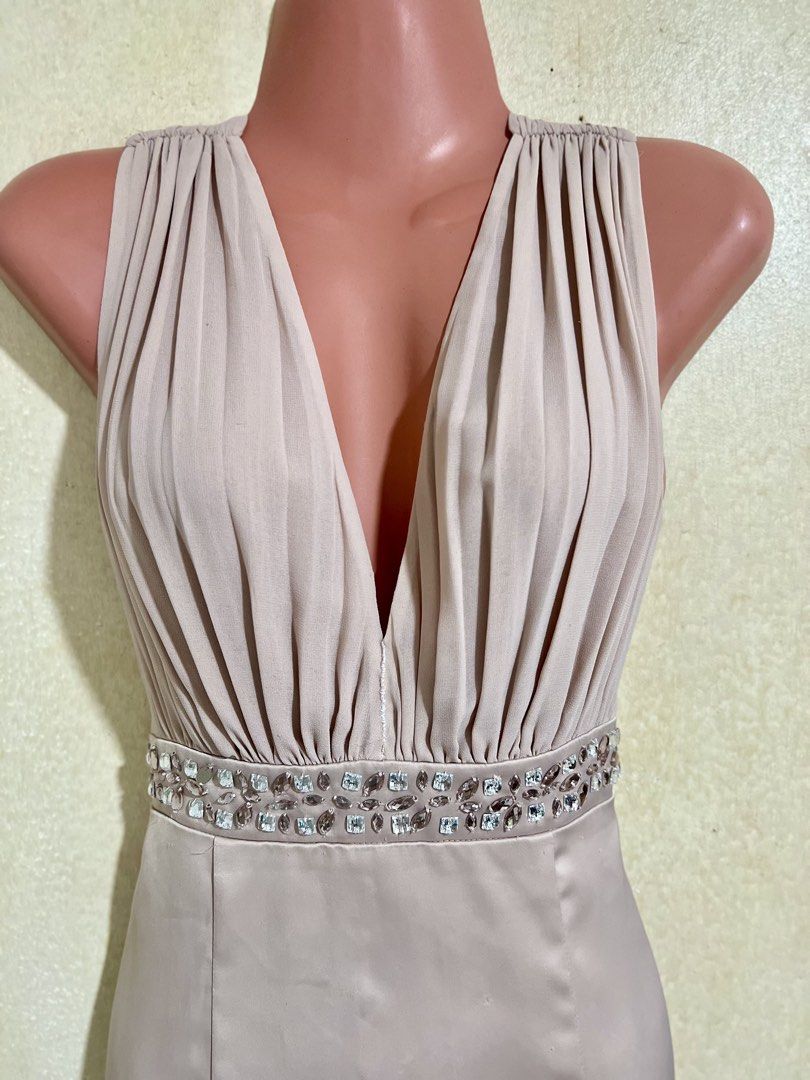 Casual dress (Category: Evening dresses & gowns) located in Caloocan City. Submitted by allaboutthings (Listing ID 1451409830, Image 1). Description: 🏷️Size:Small to Medium 👉🏻Silk yung skirt ⁉️Rfs: Decluttering ‼️Issue: Nasa photos 📍Location: North Caloocan/ Near Camarin Doctors Hospital 🫶ALL ITEMS ARE PERSONAL PRE-LOVED🫶 ‼️NO RETURN‼️ ‼️NO EXCHANGE‼️.