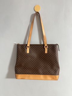 (Category: ) located in . Submitted by centric_luxe (Listing ID 1451325767, Image 1). Description: .