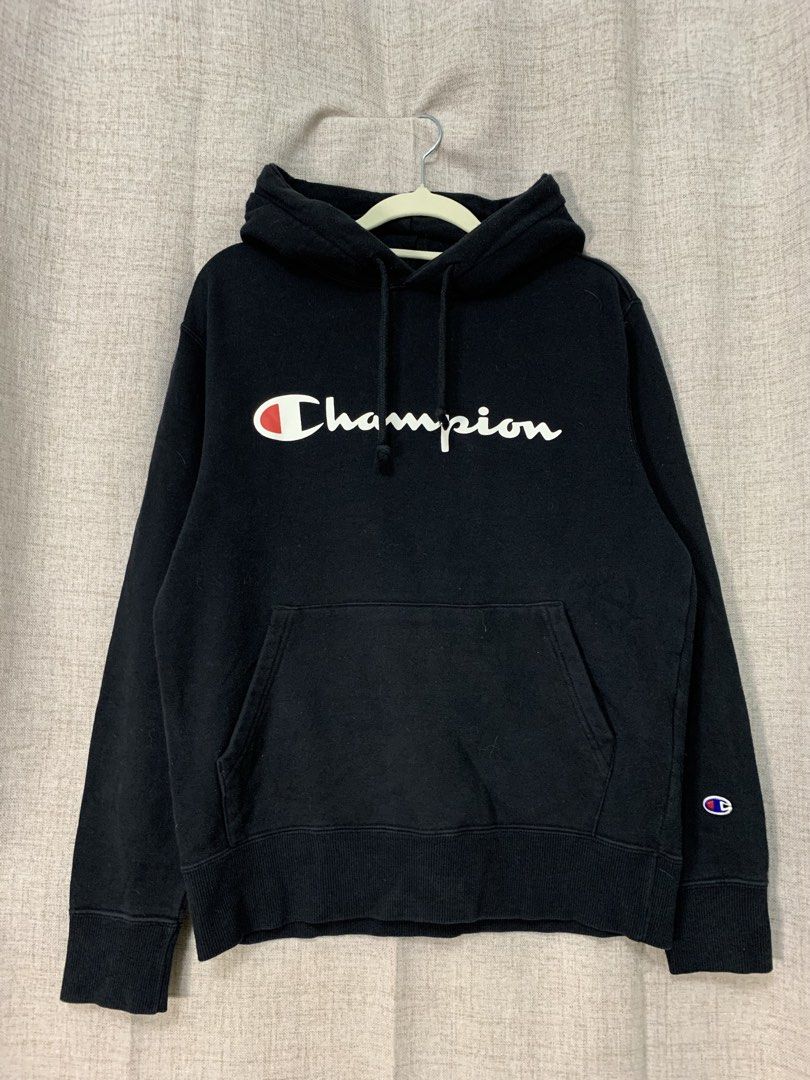 Champion Hoodie Black Medium (Category: Hoodies) located in Taguig. Submitted by eloire (Listing ID 1451515046, Image 1). Description: Details • Size:19x23 • Condition: 9.5/10 • Issue: need wash only Reminder ⚠️ This is a ukay/preloved item. Please wash before use. ⚠️ Visible issues may be improved or fixed with washing and Jobus. ⚠️ Please check all photos and manage your expectations. ❌ No return, refund, or exchang - Classic black Champion hoo