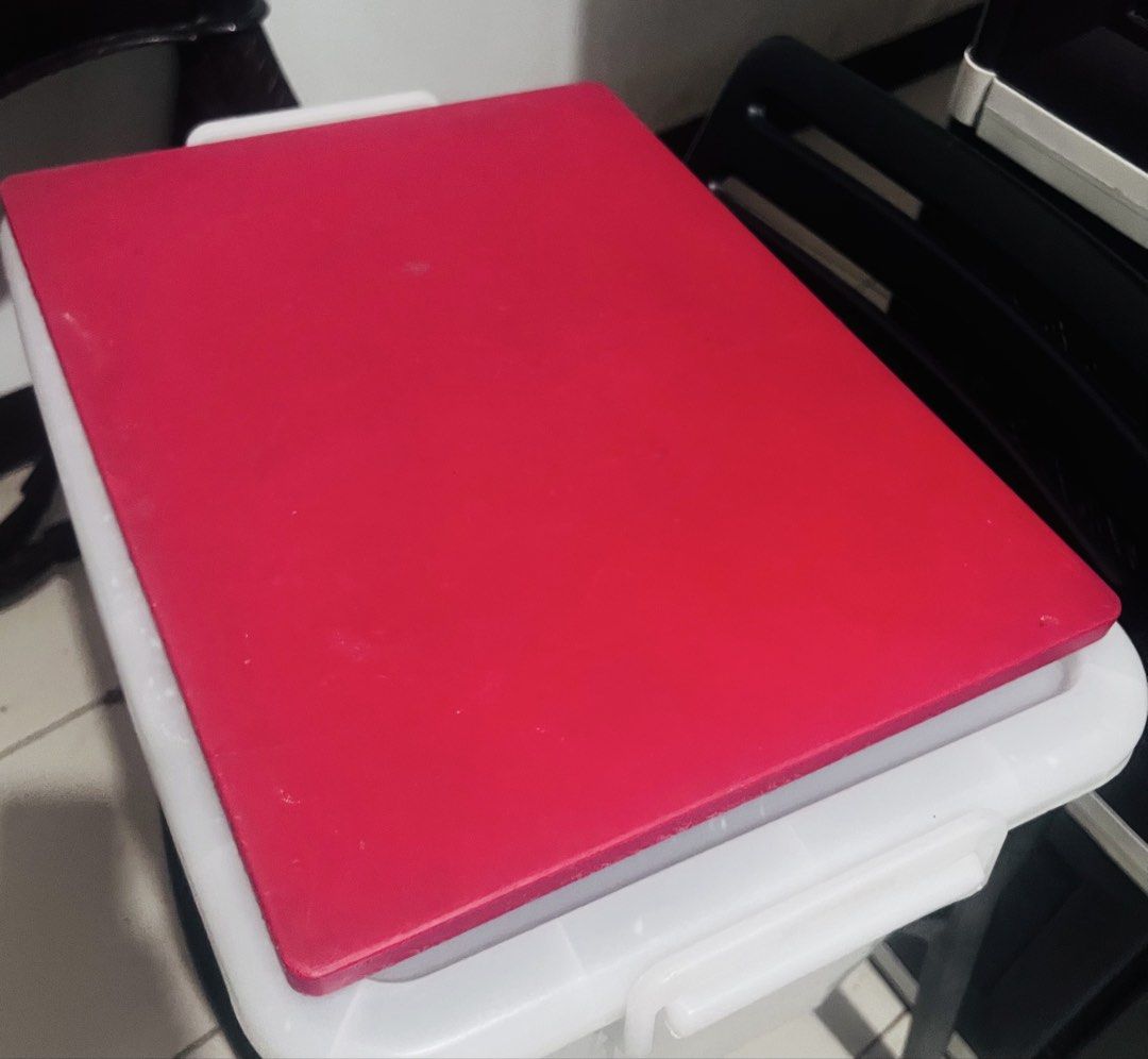 Chopping board (Category: Other Kitchenware & Tableware) located in Pasig City. Submitted by mavrugbys_123 (Listing ID 1451439417, Image 2). Description: .