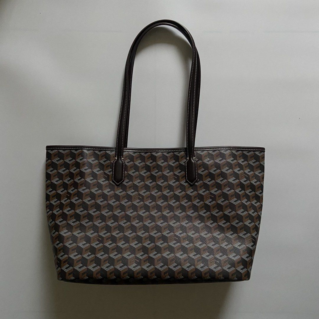 christy ng espresso russo large bag (Category: Shoulder Bags) located in Manila. Submitted by reducse (Listing ID 1451333216, Image 2). Description: christy ng espresso russo large bag issue: signs of use, tiny marks inside no wallet included mine 𖤓 2500.