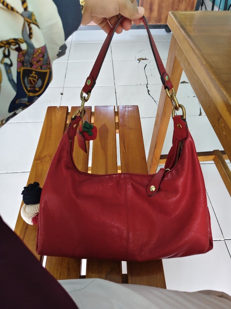 Coach Ashley Red Free Ong (Kategori: Tas & Dompet) berada di Banjar. Dikirim oleh nukari.finds (ID iklan 1451432625, Gambar 2). Deskripsi: no talpan biji lada/tag aman yg ini aku dapat ngefix dari ball kondisi baik tapi ada bekas recolour oren tambah biaya admin ya split bill oren boleh banget 😇 detail chat ya.