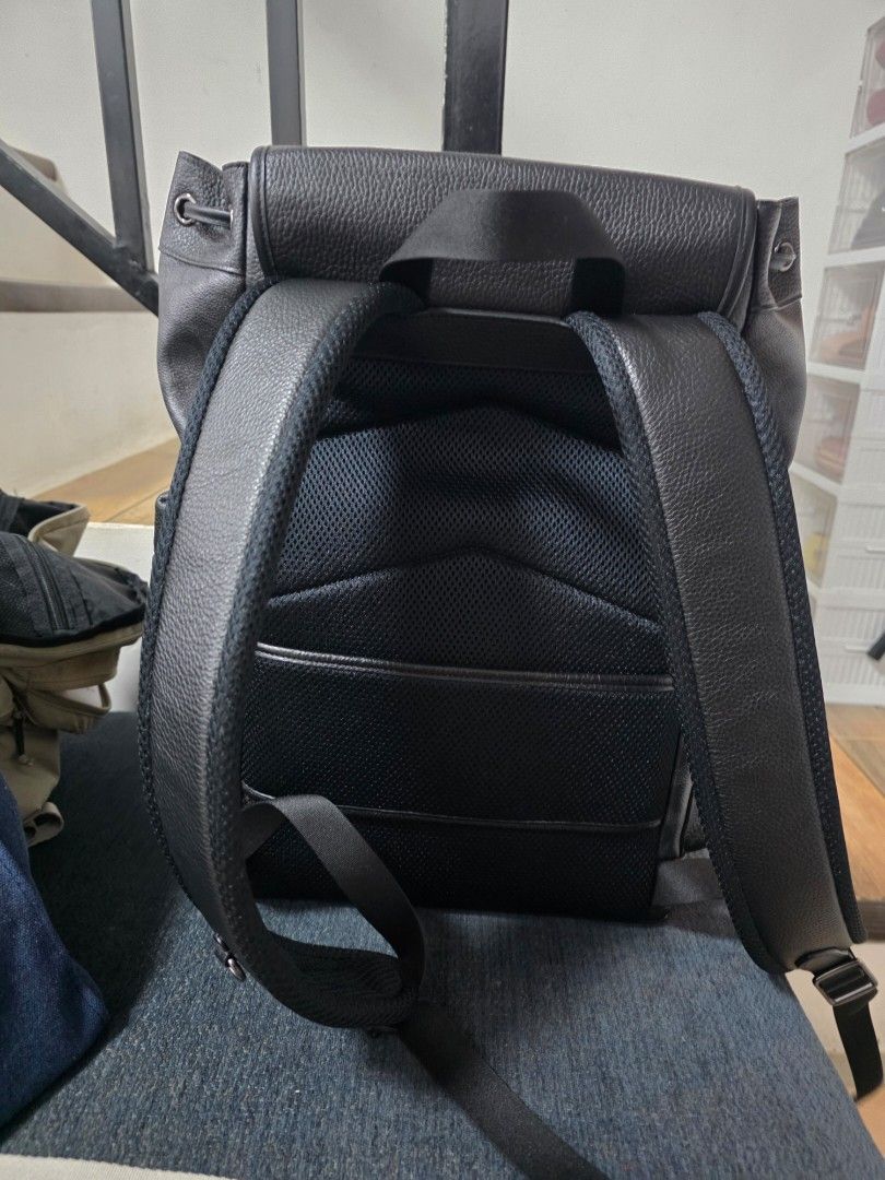 coach sprint backpack (Category: Luxury Bags & Wallets) located in Pasig City. Submitted by okbie (Listing ID 1451432271, Image 3). Description: The Coach Outlet Sprint Backpack in Black is one of Coach Outlet's most practical and premium-looking backpacks. It combines a professional appearance with travel-friendly features. � Coach Outlet Key features: Material: Refined pebble leather with smooth calf leather trim Color: Black with black copper 