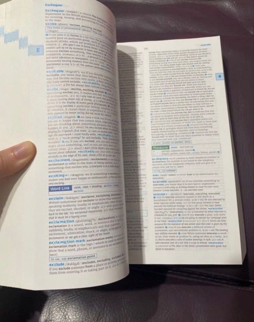 Collins COBUILD Advanced Dictionary （分類：教科書）位於 Hong Kong。 由 may_ling08 提交（商品編號 1451456830，圖片 3）。簡介： 呢本係Collins COBUILD Advanced Dictionary。內容好豐富，適合想學好英文嘅朋友。書本保存得幾好，內頁乾淨，冇乜摺痕。適合學生或者需要經常查閱英文單字嘅朋友。有需要嘅就快啲帶走啦！。