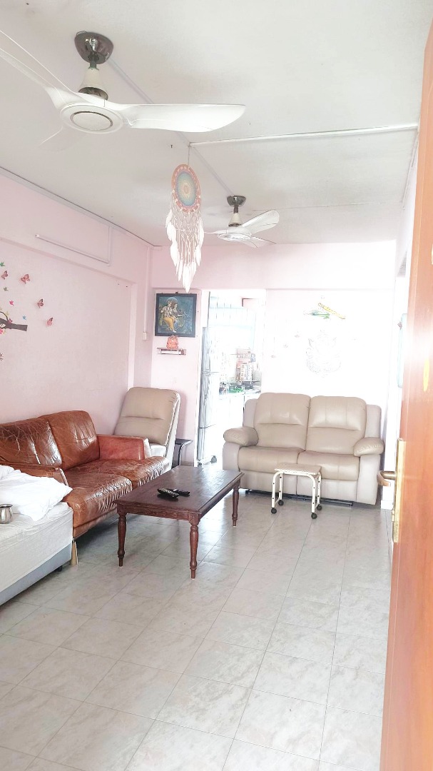 (Category: ) located in . Submitted by your_rental_specialist (Listing ID 1451425117, Image 1). Description: .
