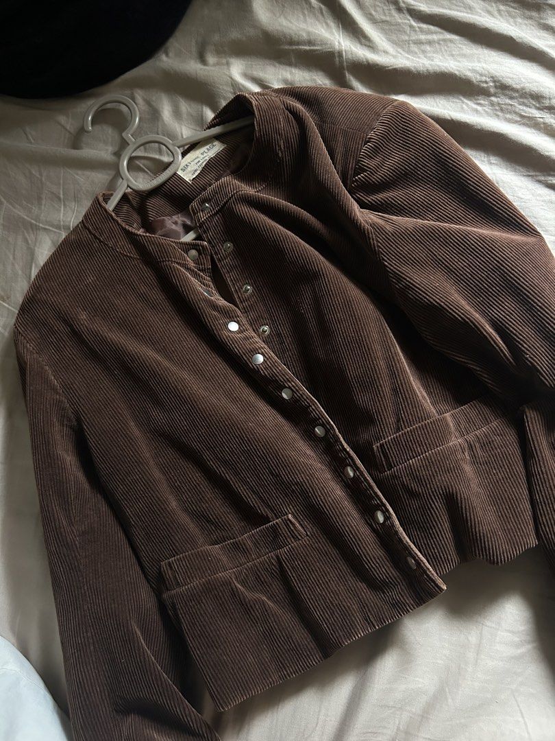 Corduroy Jacket (Category: Coats, Jackets and Outerwear) located in Marikina City. Submitted by sunoo00 (Listing ID 1451368489, Image 1). Description: no flaws, just too big for my size! + needed funds 📍Marikina.