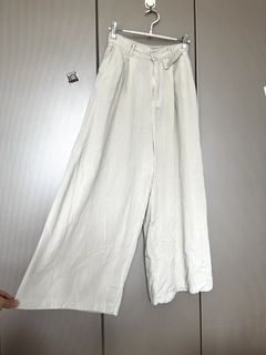 (Category: ) located in . Submitted by rewearabless (Listing ID 1451381740, Image 1). Description: .