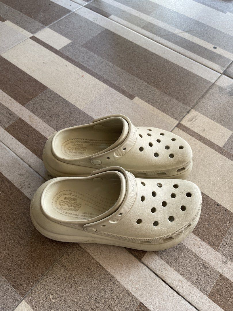 Crocs Classic Crush Clog - Bone (Kategori: Sepatu Wanita) berada di Jambi. Dikirim oleh kymooji (ID iklan 1451370600, Gambar 2). Deskripsi: Crocs Classic Crush Clog Warna : Bone Size : M6/W8 (38/39) insole 24cm Jarang terpakai, masih sangat bagus dan terawat. (New : 1.4xx.000) save up to 50% 😁 hit me up for details :-).