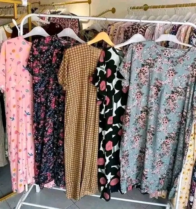 Daster bundling serian 5pcs murah (Kategori: Gaun & Rok) berada di Pekalongan. Dikirim oleh batikkhairani (ID iklan 1451515552, Gambar 2). Deskripsi: paket daster serian 5pcs 125.000 ld 115 cm panjang 120cm bisa pilih motif ya kak.