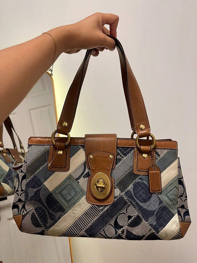Denim patchwork turnlock satchel (Category: Shoulder Bags) located in Santiago. Submitted by sna12 (Listing ID 1451504351, Image 3). Description: .