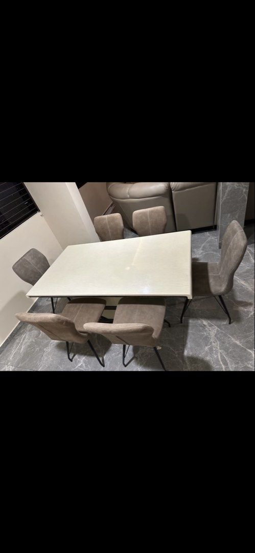 Dining table (Category: Tables & Sets) located in Singapore. Submitted by rishidaran (Listing ID 1451350157, Image 1). Description: PRICE TO SELL!! Pm me for more details! - Rectangular glossy MARBLE dining table - Perfect for family meals & entertaining - Dimensions: 160cm (L) x 90cm (W) x 76cm (H).