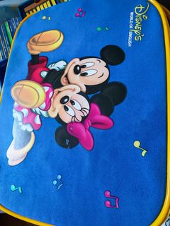 Disney's world of English Talkalong card 1 and 2, 興趣與生活, 書本