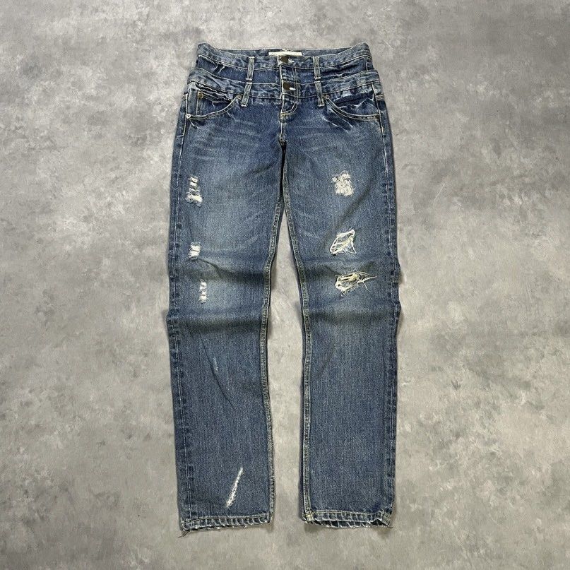 Double Waist Unique Pocket Distressed Fade Jeans | Celana Jeans Casual Outfit (Kategori: Bawahan) berada di Sidoarjo. Dikirim oleh makinkece (ID iklan 1451463939, Gambar 2). Deskripsi: Double Waist Unique Pocket Distressed Fade Jeans Size : 30 Panjang : 102cm Lingkar Pinggang : 40cm Lingkar Kaki : 16cm + 100% Authentic + Sudah di cuci + Sudah di setrika + Free sticker + Free Silica gel (anti jamur).
