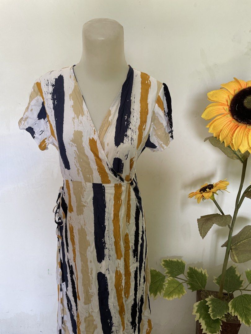 Dress kimono salur busui (Kategori: Gaun & Rok) berada di Madiun. Dikirim oleh sellstore (ID iklan 1451443700, Gambar 2). Deskripsi: Bahan adem Model kimono Fit to L .