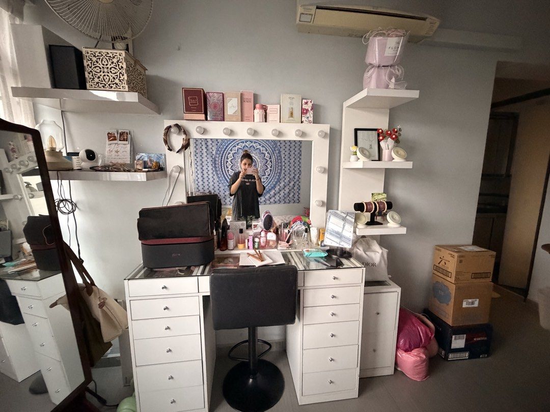 Dressing table (Category: Tables & Sets) located in Singapore. Submitted by c2iddiwkv9 (Listing ID 1451429354, Image 1). Description: Vanity dressing table with light!! Lightly used The diamond like knobs came off but other then that they work perfectly! Light bulbs work. And is detachable. Dm for more questions. Arrange for one delivery. Bought for 3000+ letting go at 2,500 only please don’t negotiate. .