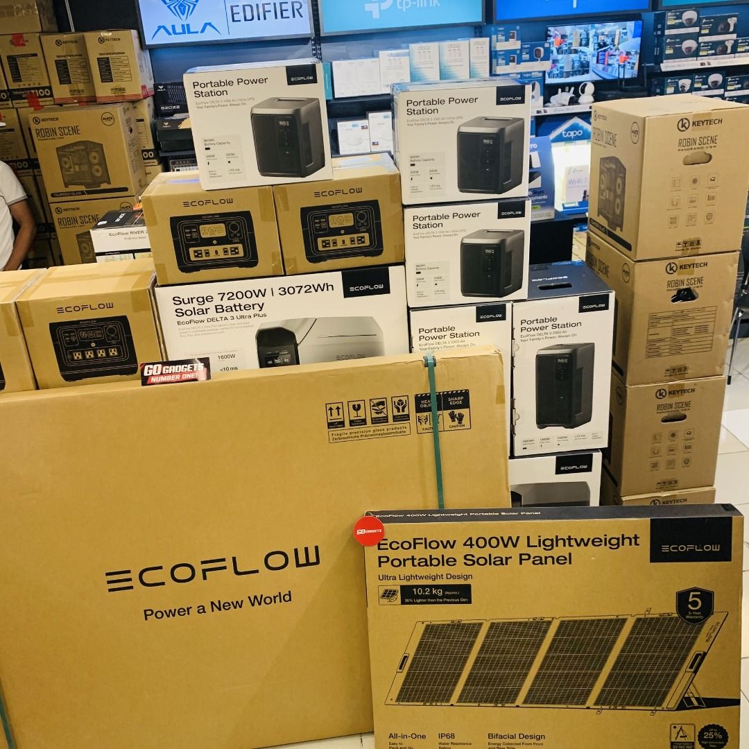 Ecoflow 400W Portable Solar Panel (Category: Home Improvement Tools & Accessories) located in Makati City. Submitted by gogadgetsmakati (Listing ID 1451335888, Image 1). Description: .