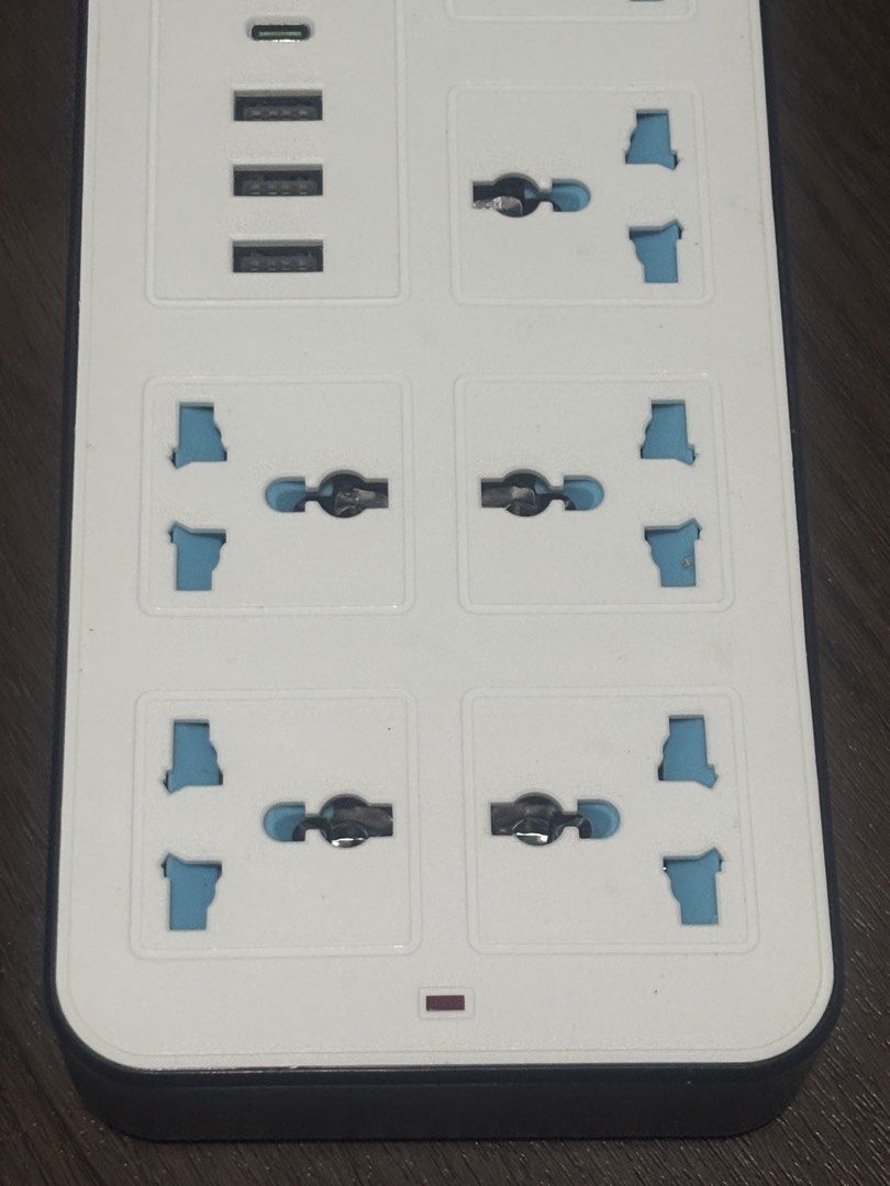 Electrical socket extension (Category: Electrical, Adaptors & Sockets) located in Singapore. Submitted by andychen (Listing ID 1451378002, Image 3). Description: .