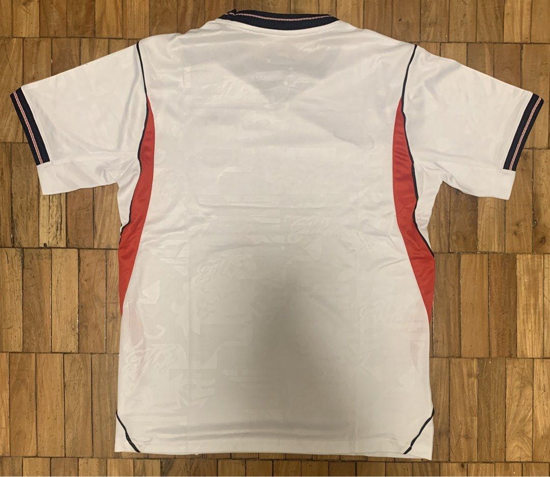 England 26’ World Cup Jersey (Category: Activewear) located in Muntinlupa City. Submitted by pmjersey (Listing ID 1451406637, Image 2). Description: Size: Large.