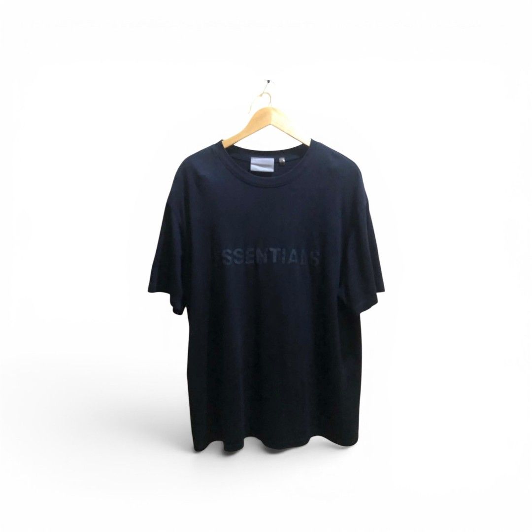 Essential (Category: Formal Shirts) located in Caloocan City. Submitted by solothrif (Listing ID 1451484423, Image 1). Description: .