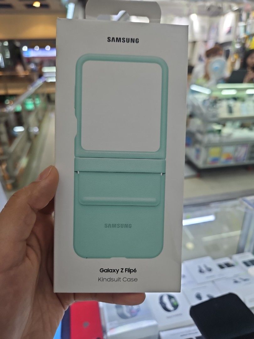 Galaxy Flip 6 case Brandnew (Category: Cases & Sleeves) located in San Juan City. Submitted by rjean02 (Listing ID 1451369872, Image 1). Description: Brandnew original kindsuit.